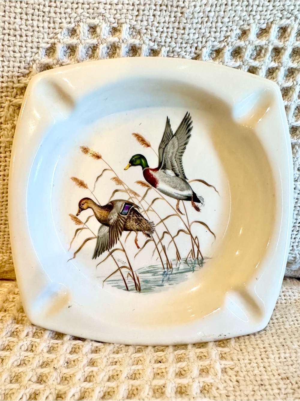 2 Vtg. MCM HYALYN
Square Porcelain
Ashtrays Pheasants/ Geese in Flight 4x4 USA